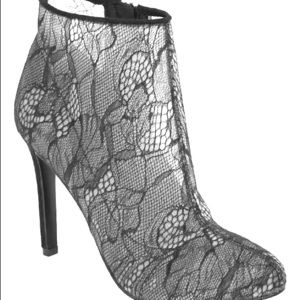 Jessica Simpson size 9